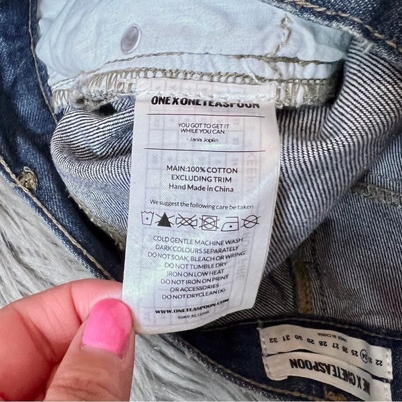 One Teaspoon Hawks Relaxed Fit High Rise Twisted Cuff Women’s Denim Shorts Sz 24 - Picture 6 of 11